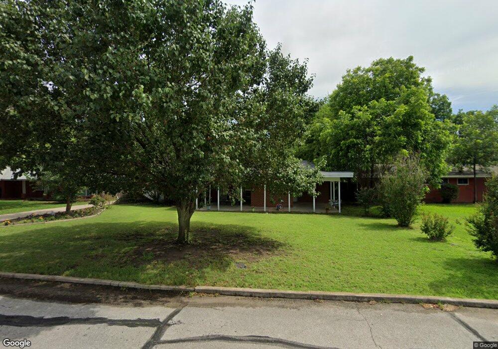 916 Elm St, Ardmore, OK 73401 - photo 1