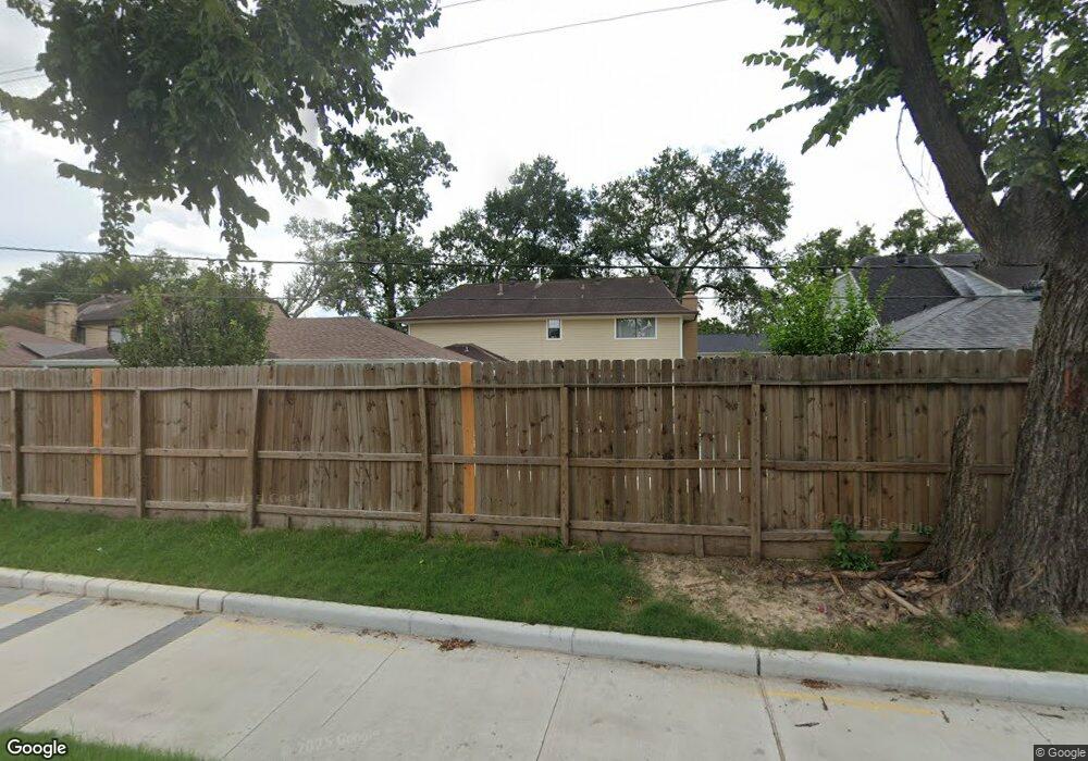 5018 Bayou Vista Dr, Houston, TX 77091 - photo 1