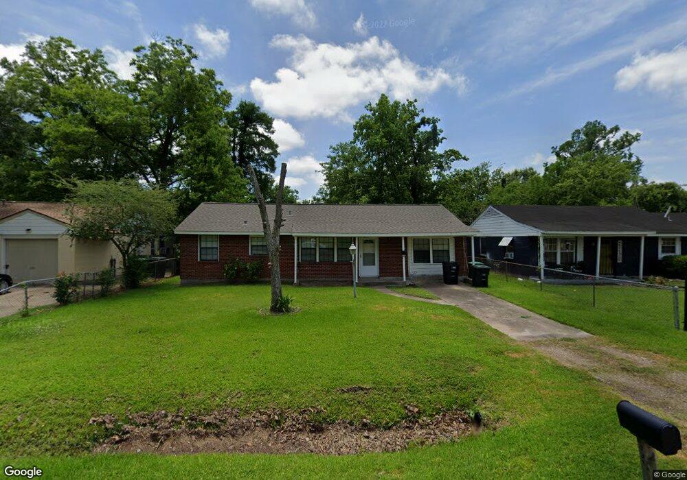 7318 Saint Louis St, Houston, TX 77028 - photo 1