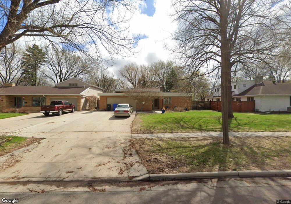 1618 7th St S, Fargo, ND 58103 - photo 1