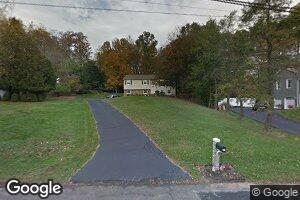 567 Babbling Brook Ln, Valley Cottage, NY 10989