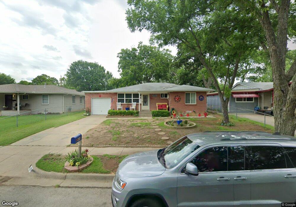 404 Myrtle Dr, Hurst, TX 76053 - photo 1