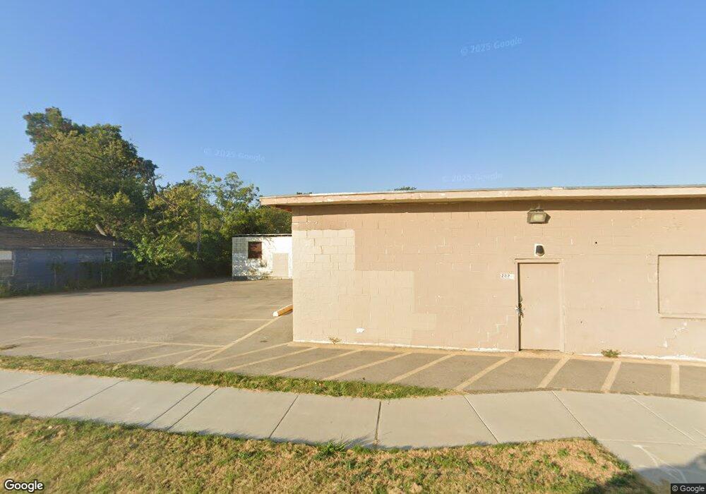 2821 Azle Ave, Fort Worth, TX 76106 - photo 1