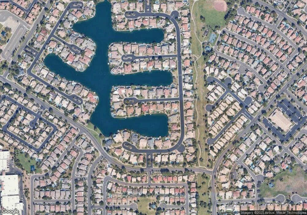 1901 E Willow Tree Ct, Gilbert, AZ 85234 - photo 1