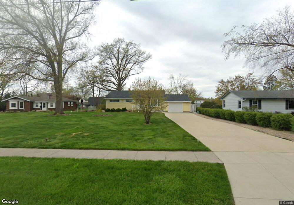 521 E 4th St S, Newton, IA 50208 - photo 1