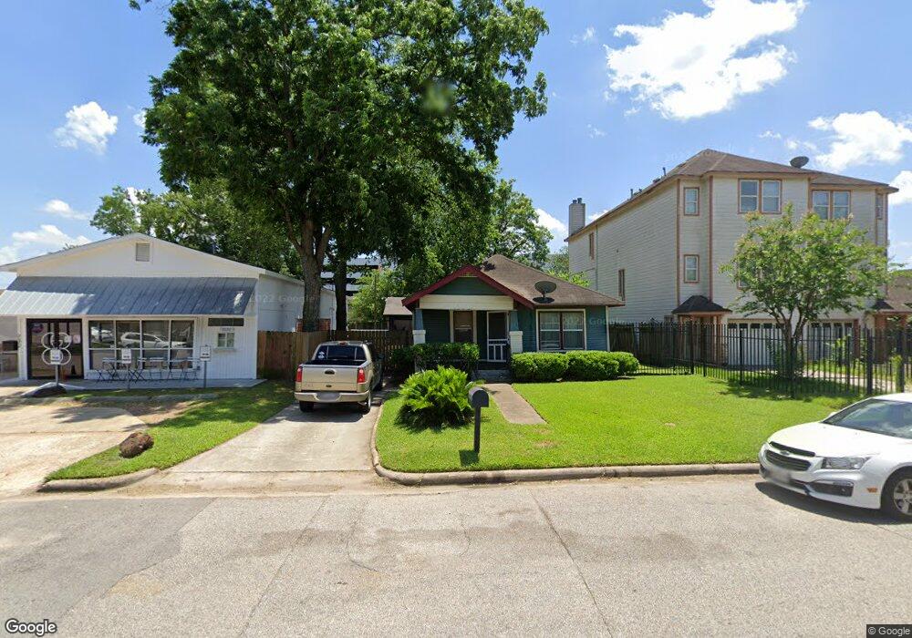 736 W 27th St, Houston, TX 77008 - photo 1