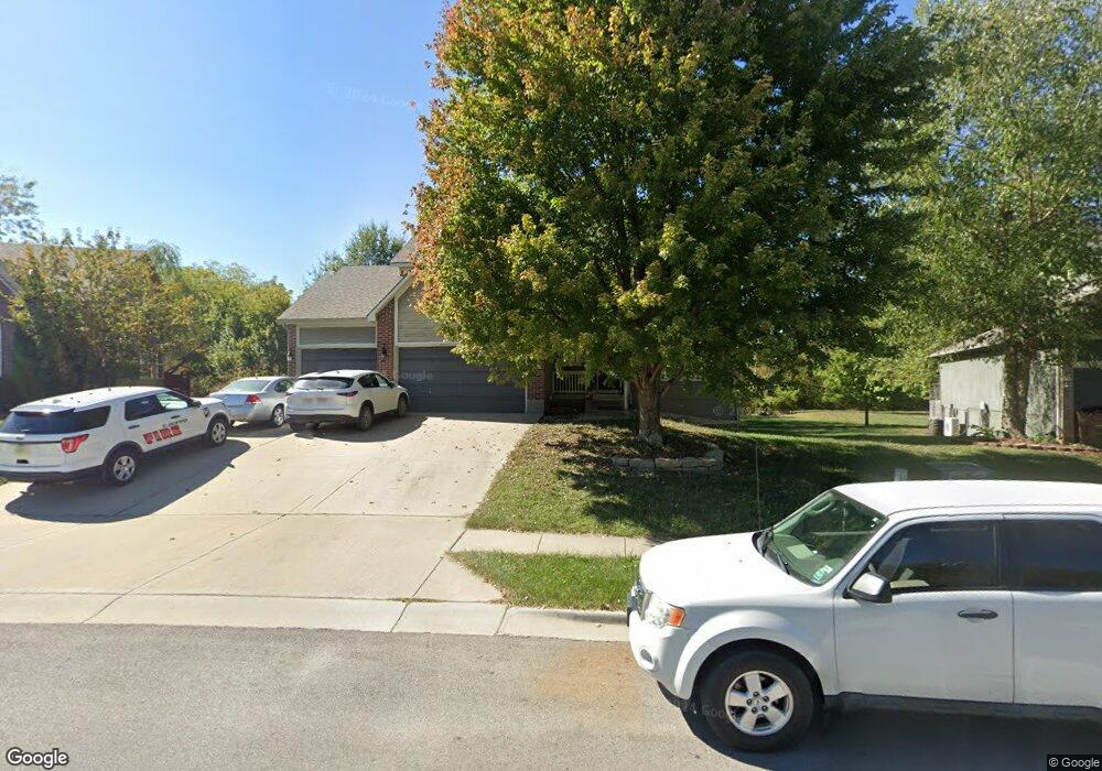 922 Old Mill Rd, Raymore, MO 64083 - photo 1