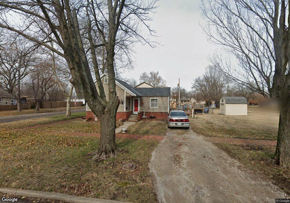1631 Gabriel Ave, Parsons, KS 67357 - photo 1