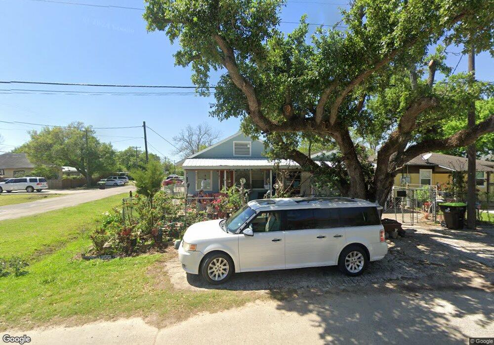 2220 Avenue B, Bay City, TX 77414 - photo 1