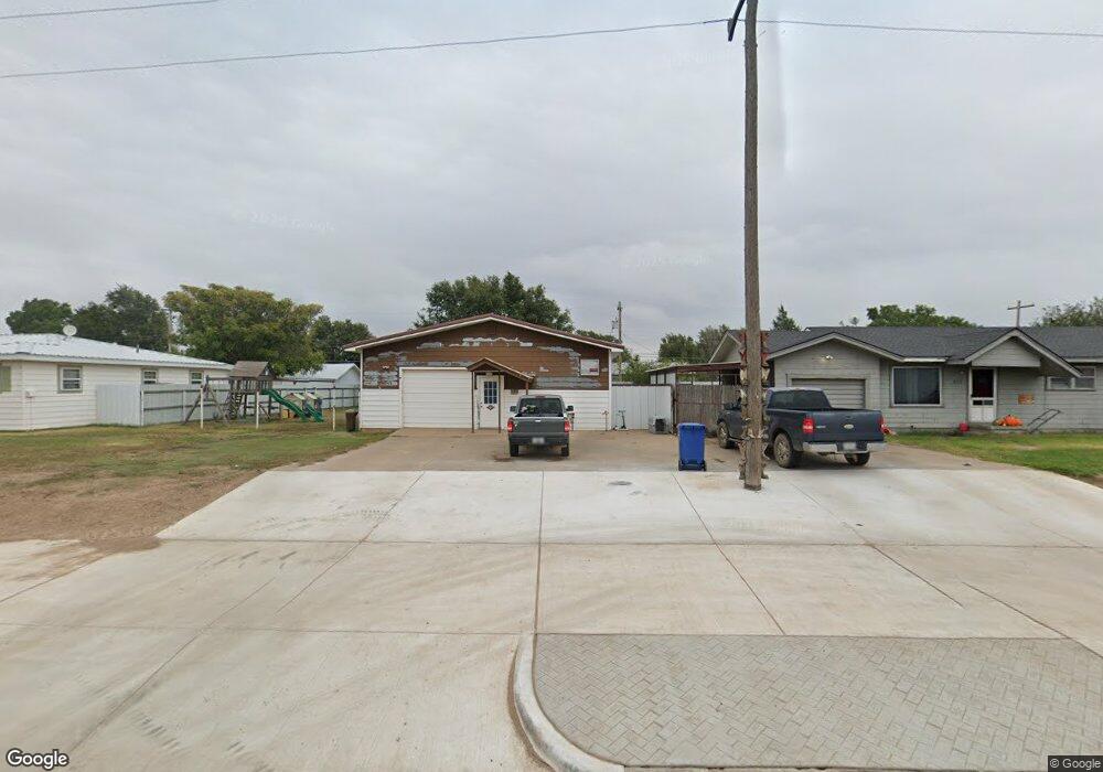 924 N Maddox Ave, Dumas, TX 79029 - photo 1
