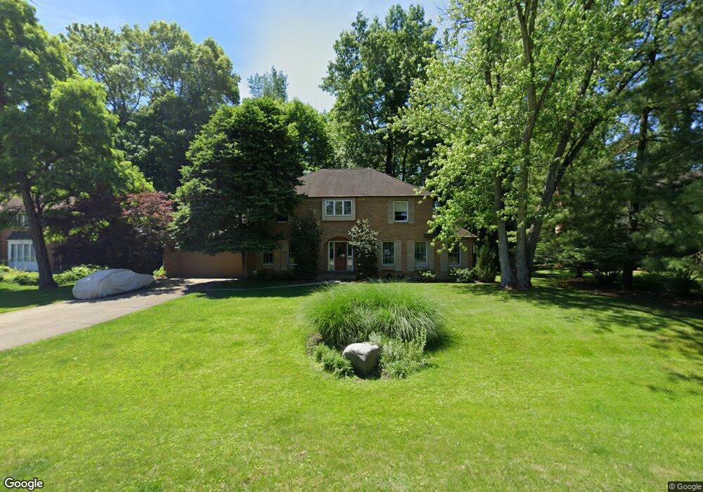 5747 Buck Run Dr, Columbus, OH 43213 - photo 1