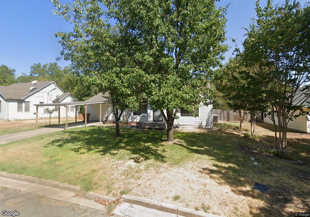 619 E 12th St, Bonham, TX 75418 - photo 1