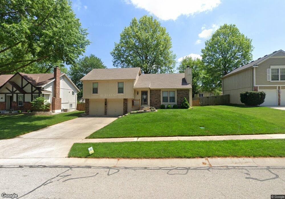 10573 Gillette St, Lenexa, KS 66215 - photo 1