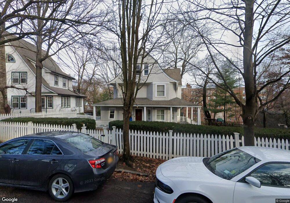 39 Merriam Ave, Bronxville, NY 10708 - photo 1