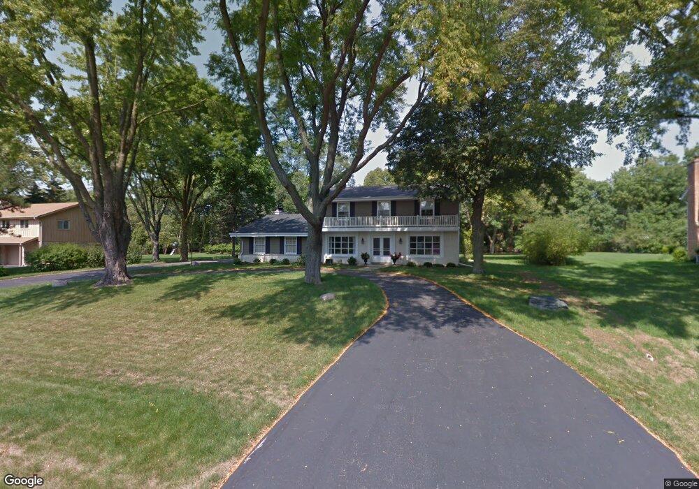 13050 Lee Ct, Elm Grove, WI 53122 - photo 1