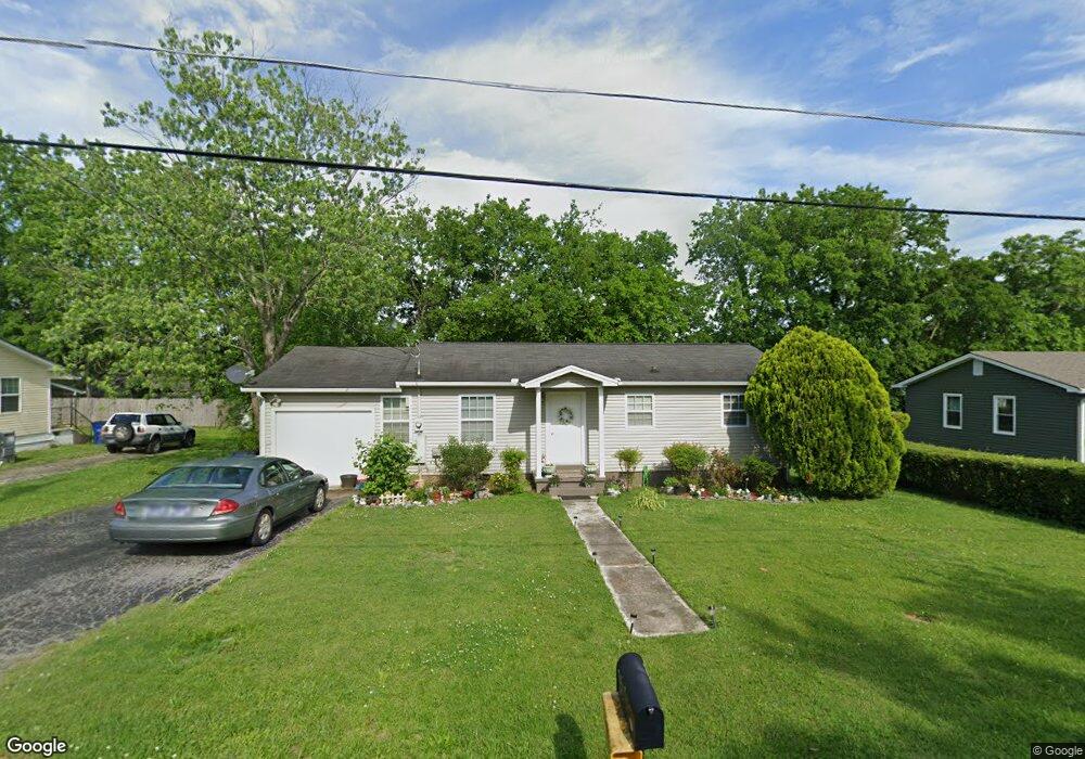 908 Smith St, Shelbyville, TN 37160 - photo 1
