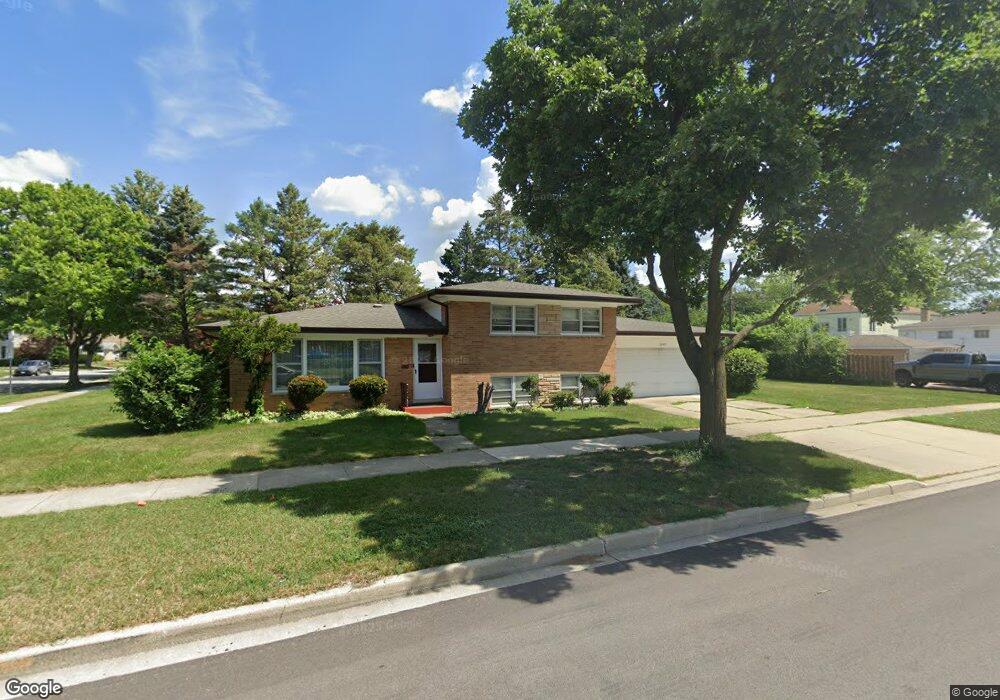 1693 Sycamore St, Des Plaines, IL 60018 - photo 1