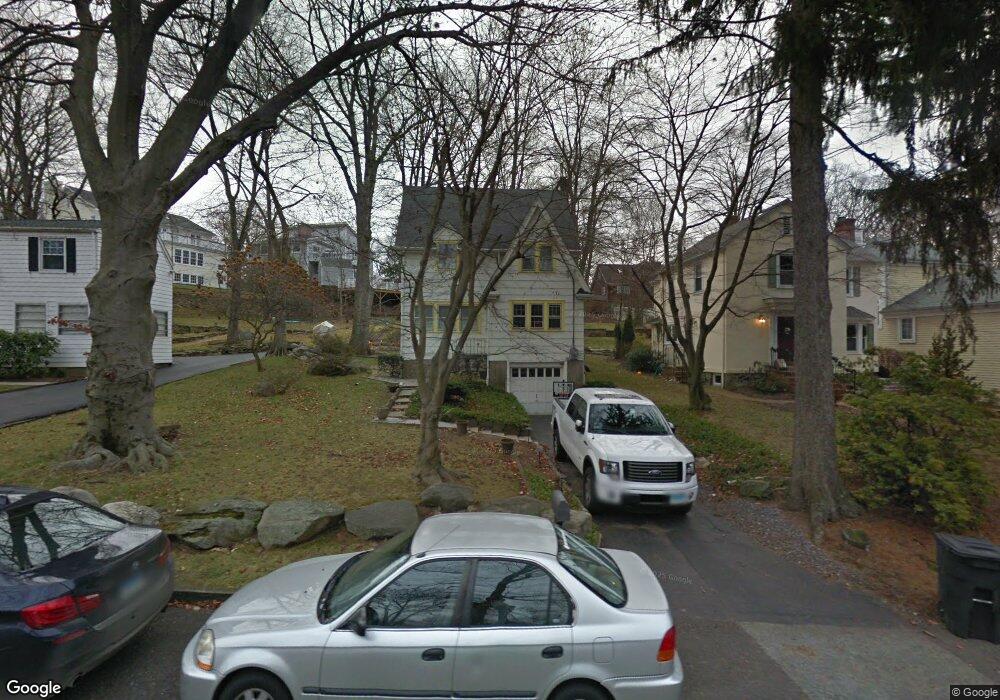 43 Center Dr, Old Greenwich, CT 06870 - photo 1