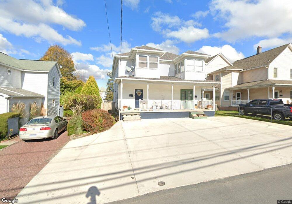 616 E Scott St unit 616 1/2, Olyphant, PA 18447 - photo 1