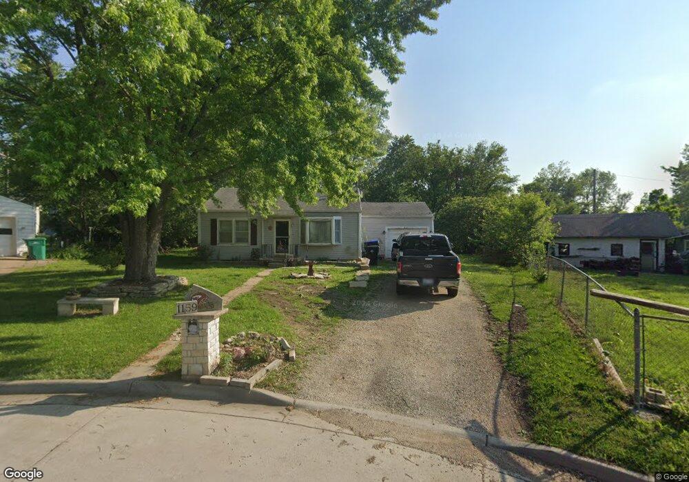 1159 SE Pinecrest Cir, Topeka, KS 66605 - photo 1