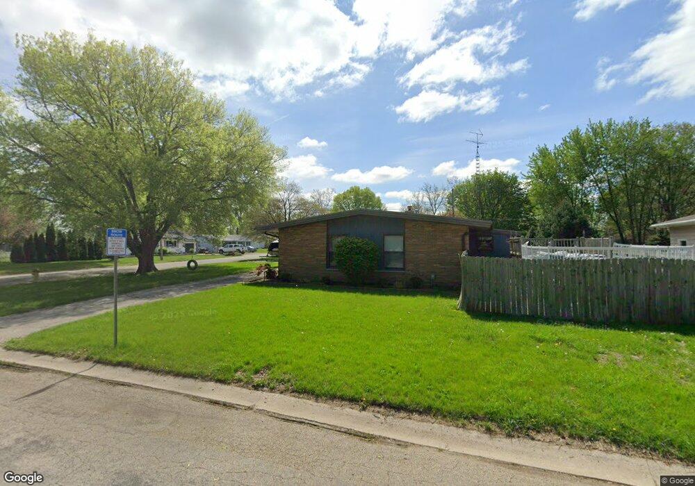 185 Southgate St, Lincoln, IL 62656 - photo 1