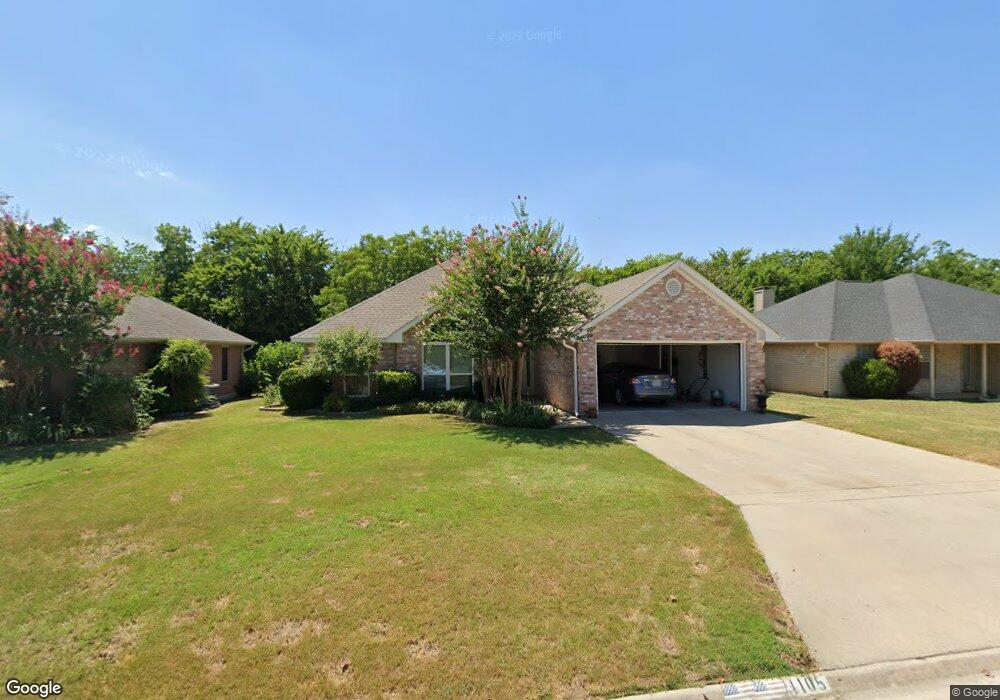 1105 Oxford Dr, Gainesville, TX 76240 - photo 1
