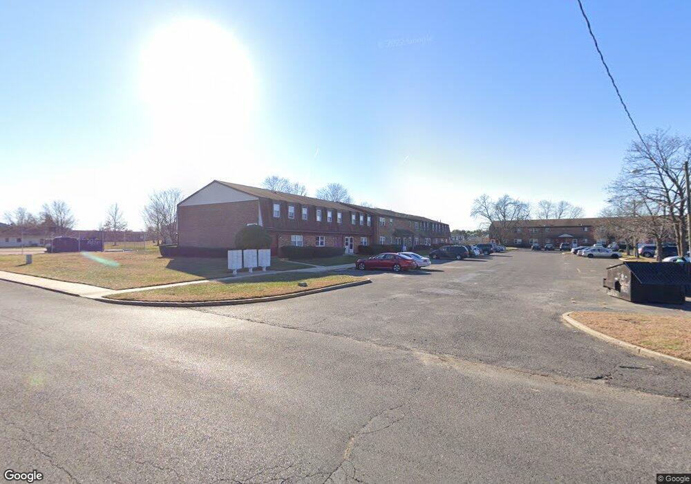 807 Henri Ct unit 807, Burlington, NJ 08016 - photo 1