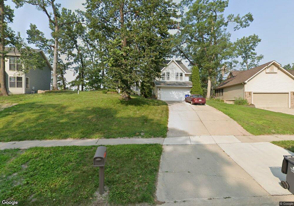 3745 Old Orchard Rd NE, Cedar Rapids, IA 52402 - photo 1