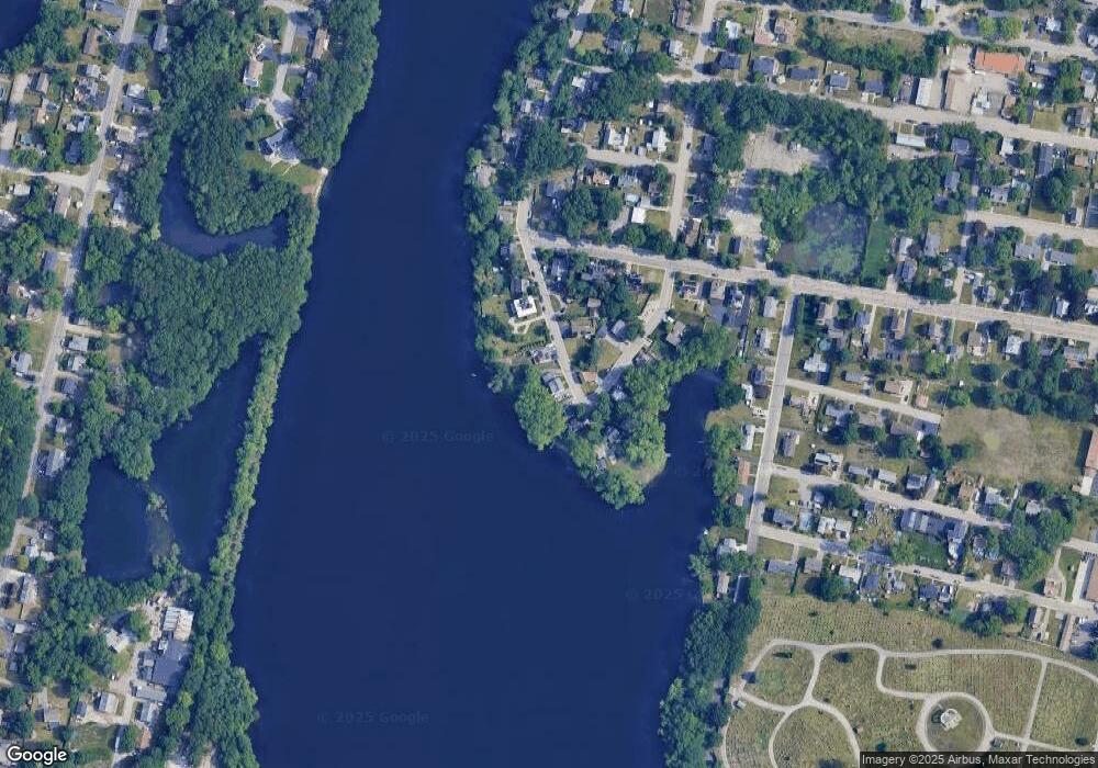 34 Edgewater Dr, Blackstone, MA 01504 - photo 1