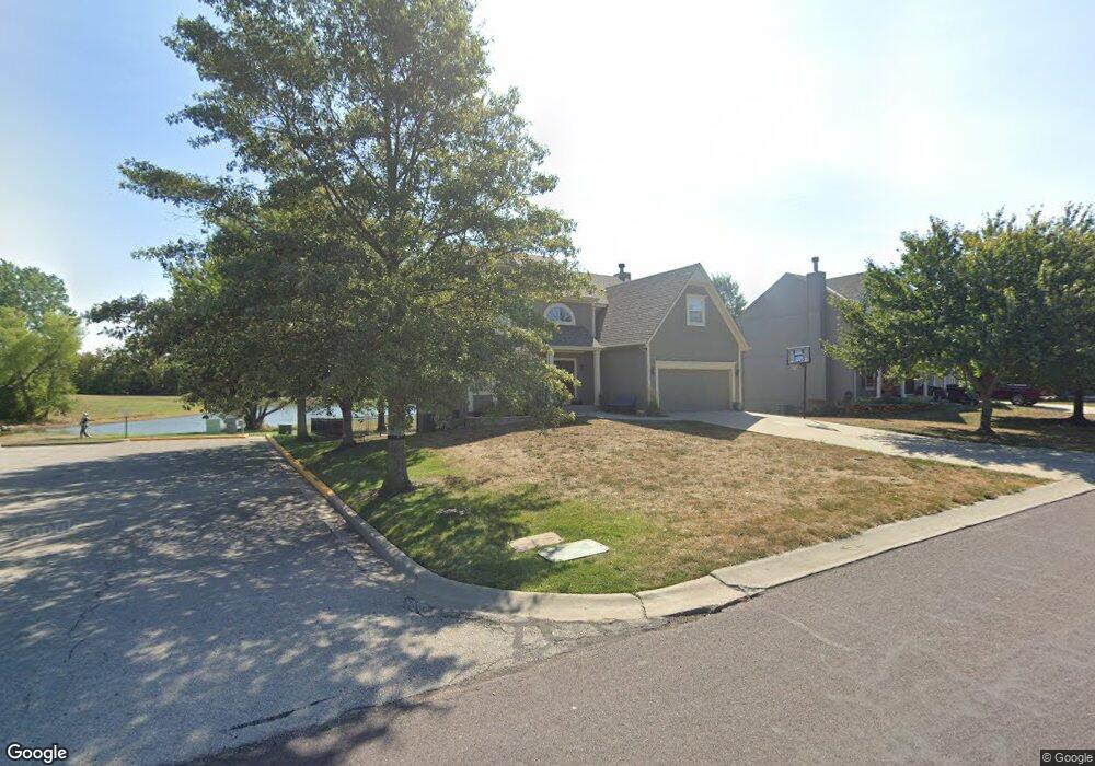 20719 S Barker Rd, Spring Hill, KS 66083 - photo 1