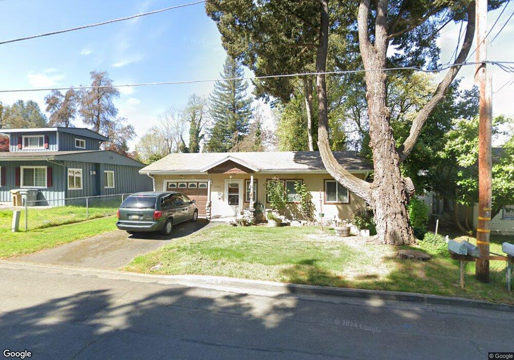 1216 Plummer Ave, Grants Pass, OR 97527 - photo 1