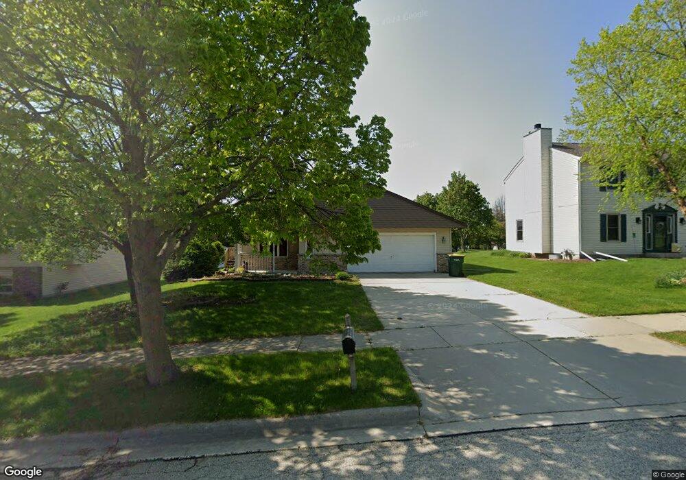 3321 Squire Ln, West Bend, WI 53090 - photo 1