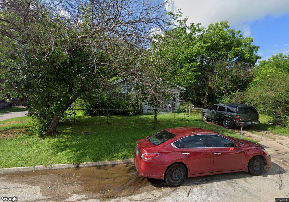 1203 4th Ave NE, Ardmore, OK 73401 - photo 1