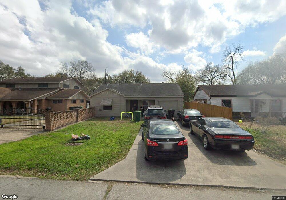 48 Farrell St, Houston, TX 77022 - photo 1