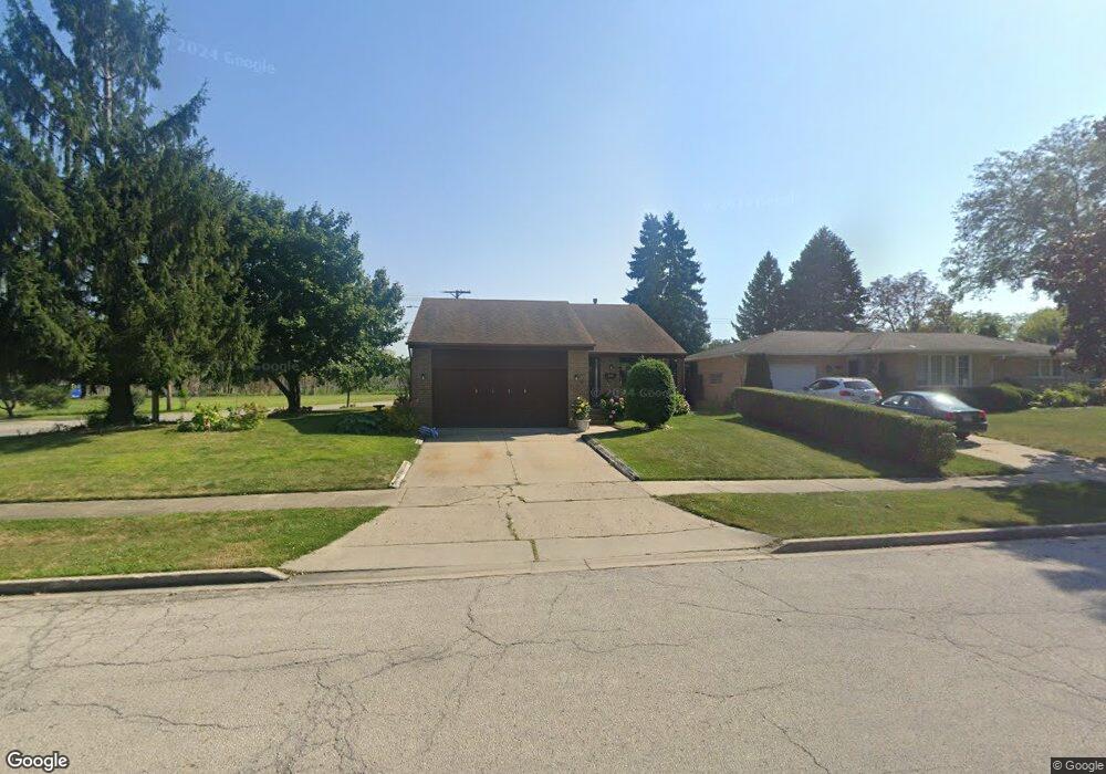 2113 Marshall Pkwy, Waukegan, IL 60085 - photo 1