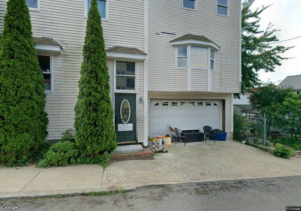 33 Chestnut St, Lowell, MA 01852 - photo 1