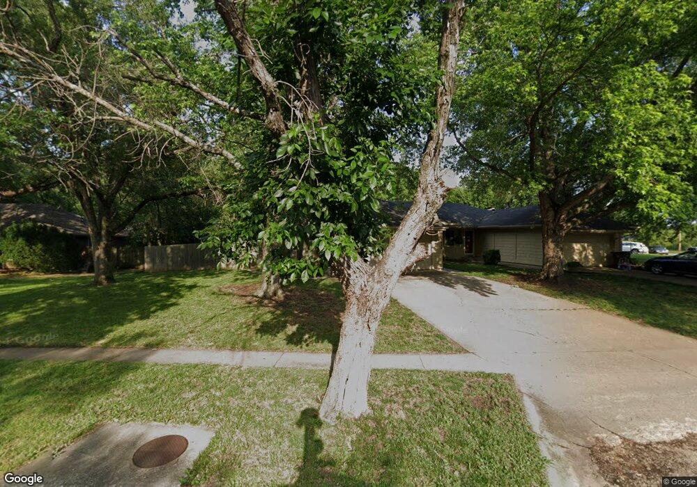 3624 SW Oak Pkwy, Topeka, KS 66614 - photo 1