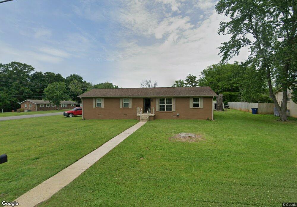 1301 Robinwood Dr, Shelbyville, TN 37160 - photo 1