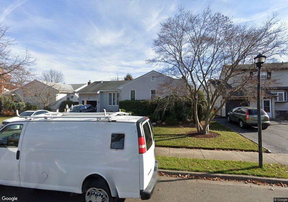 39 Brook Rd, Valley Stream, NY 11581 - photo 1