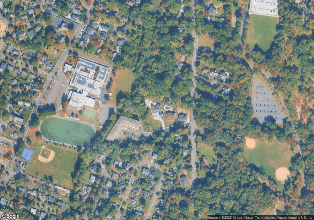 9 Sipporta Ln, Paramus, NJ 07652 - photo 1