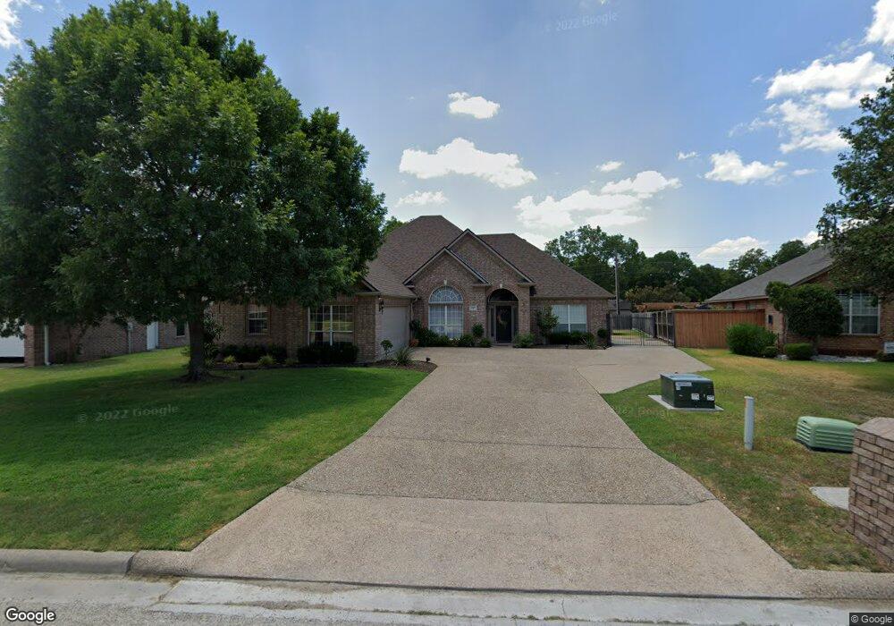 915 Wheeler Creek Dr, Gainesville, TX 76240 - photo 1