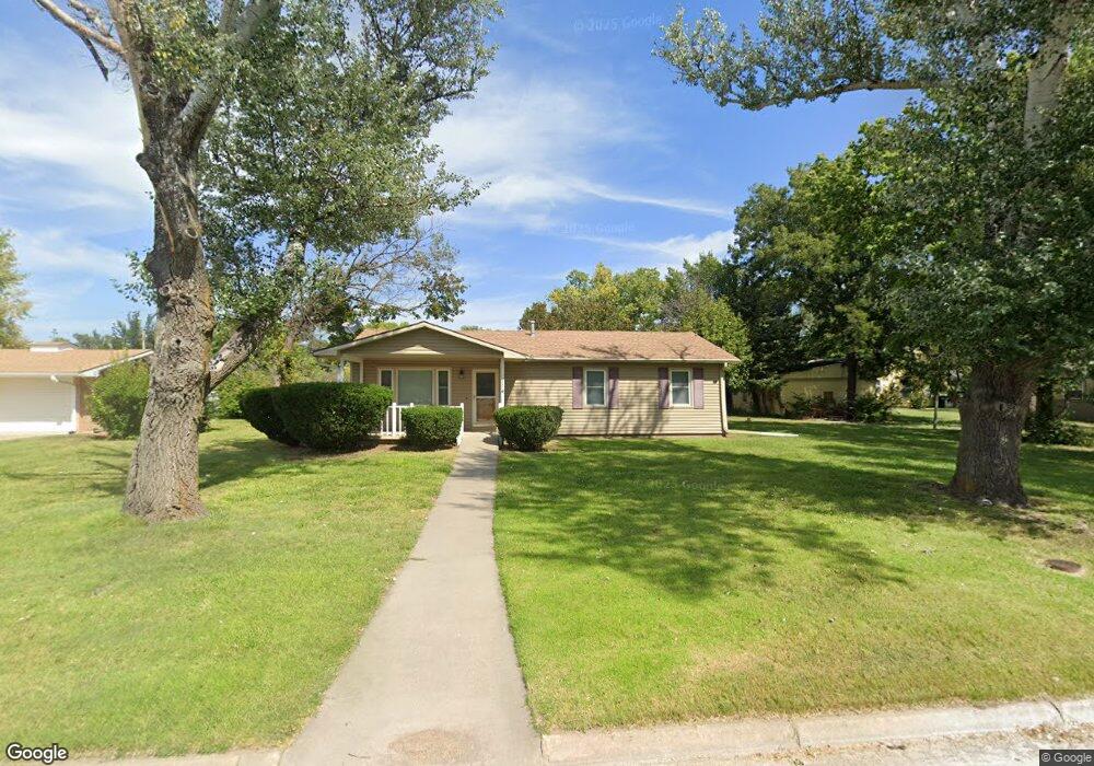 726 W New Hampshire St, Osborne, KS 67473 - photo 1