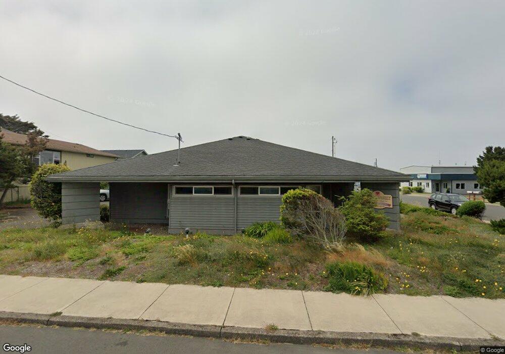 1010 SW Bay St, Newport, OR 97365 - photo 1