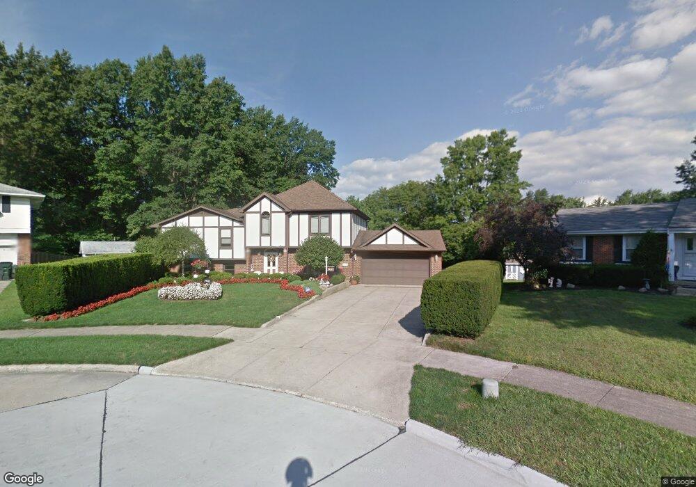 29323 Laurel Ln, Wickliffe, OH 44092 - photo 1