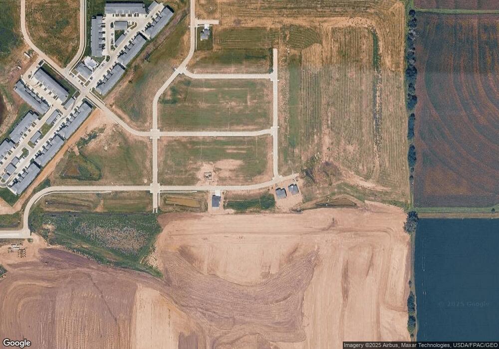 6856 Stony Point Dr, Papillion, NE 68133 - photo 1