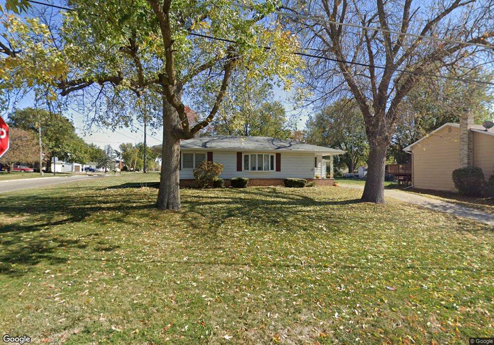 324 E 23rd St N, Newton, IA 50208 - photo 1