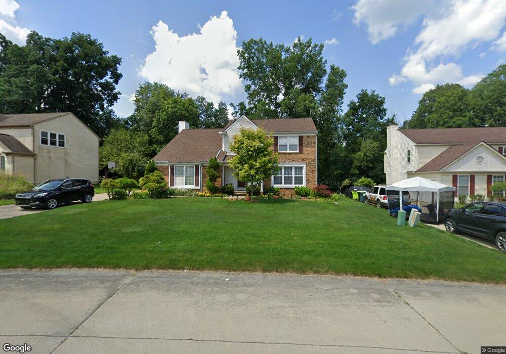 1766 Dawncrest Dr, West Bloomfield, MI 48324 - photo 1