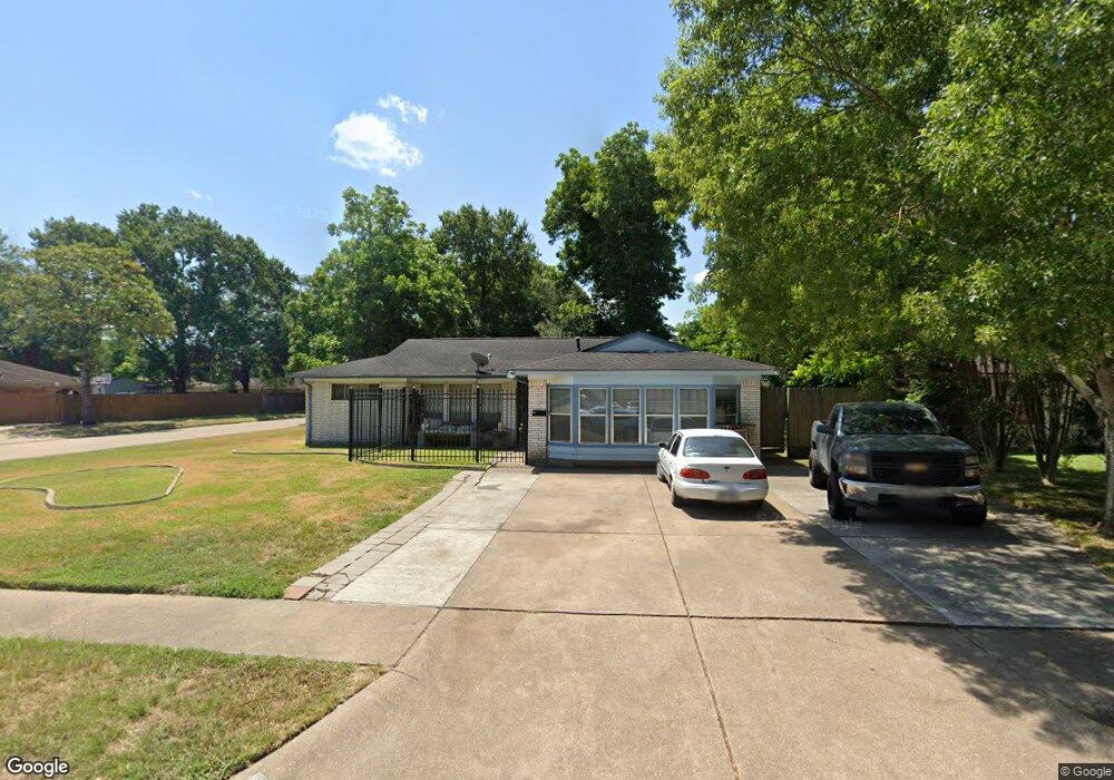 1303 Saddle Rock Dr, Houston, TX 77088 - photo 1