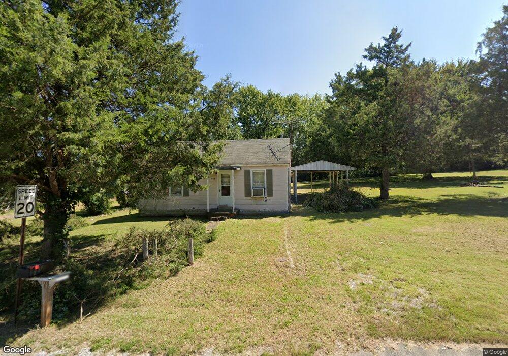 404 S Shaw St, Harrisburg, IL 62946 - photo 1