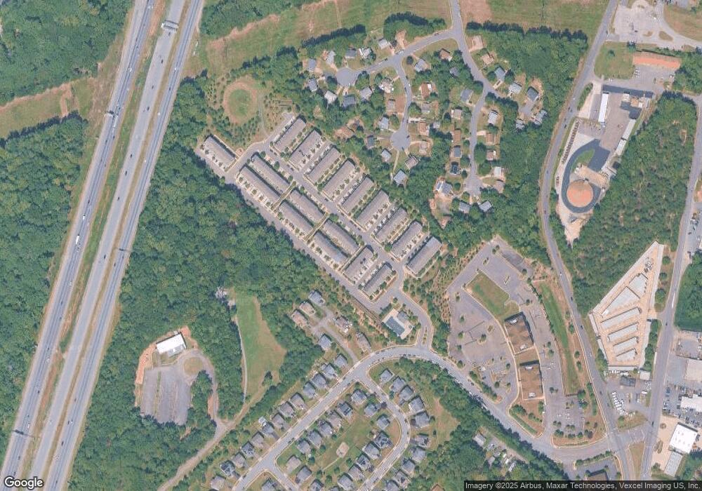 4303 Potomac Highlands Cir unit 111, Triangle, VA 22172 - photo 1